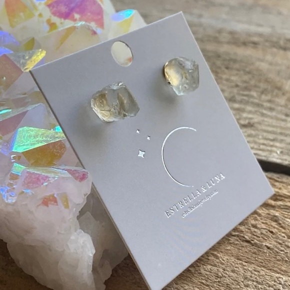 🆕 New Raw Green Amethyst Crystal Stud Gemstone Earrings - Picture 2 of 4